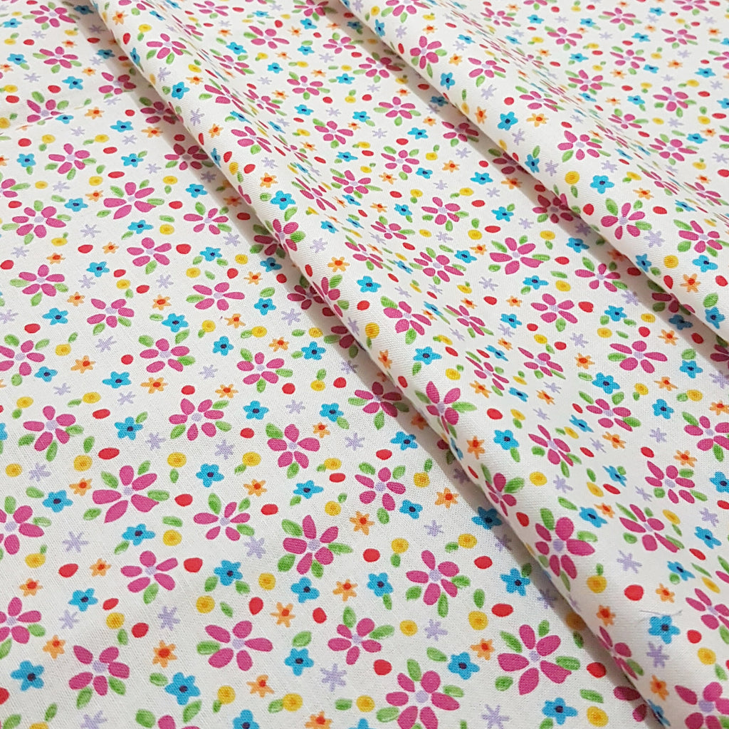 Festive Garden Flowers - 100% Cotton Fabric Fat Quarter - Vera Fabrics