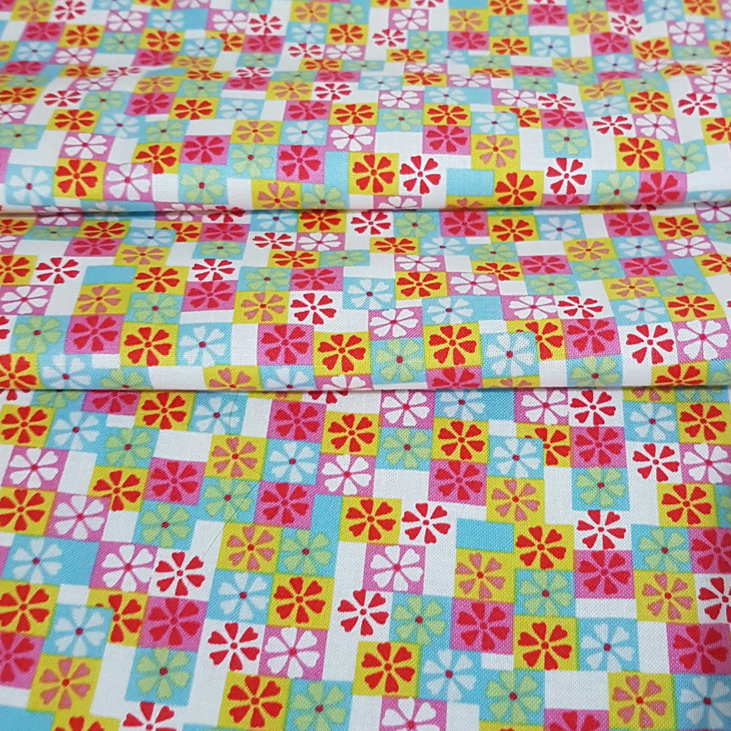 Flowers Squared - 100% Cotton Fabric Fat Quarter - Vera Fabrics