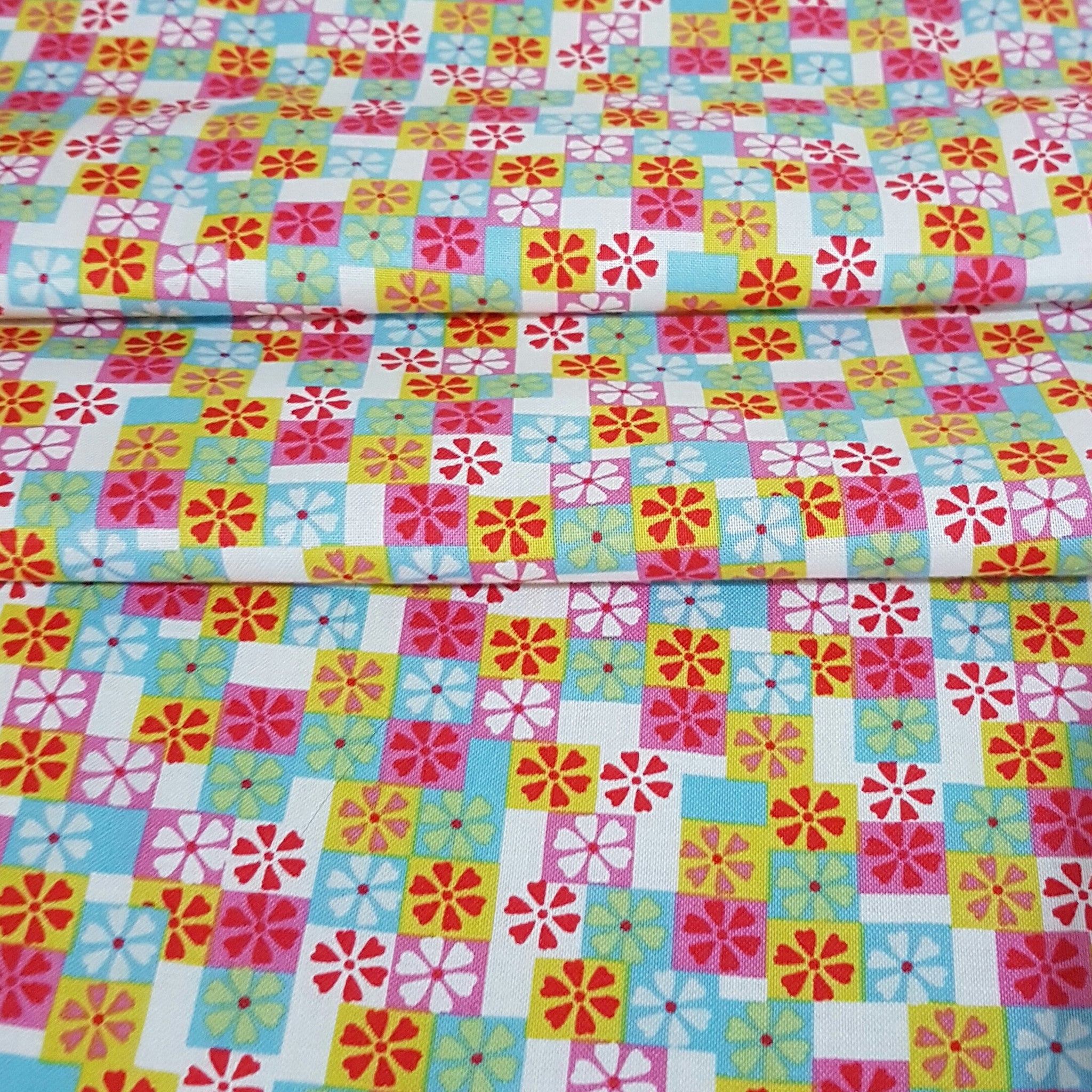 Flowers Squared - 100% Cotton Fabric Fat Quarter - Vera Fabrics