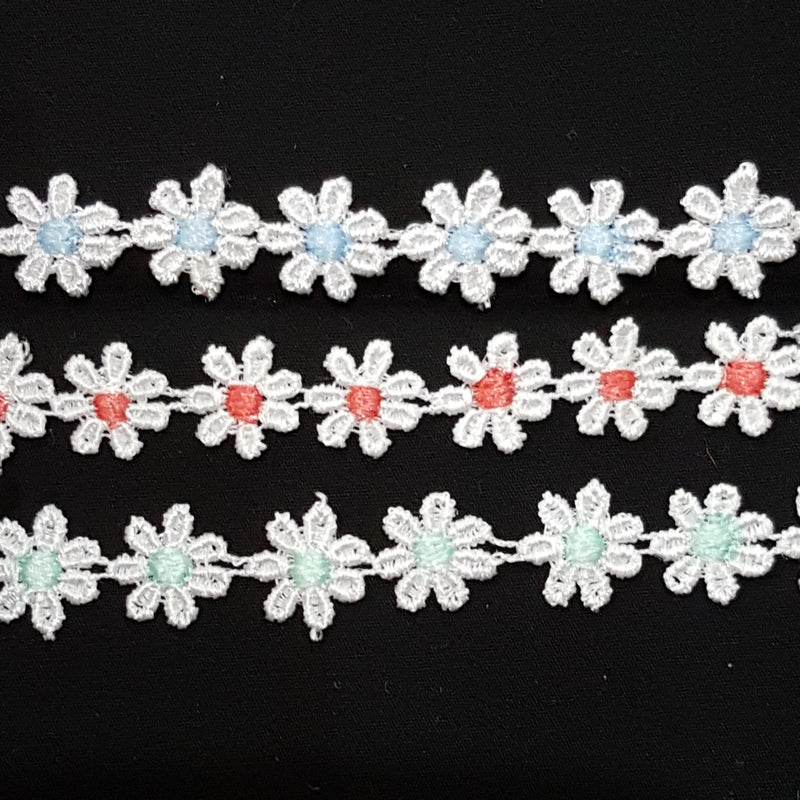 Small 13mm Daisy Chain Flowers White Guipure Lace Trim - by the metre - Vera Fabrics